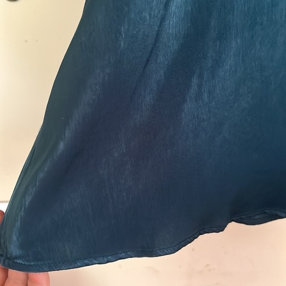 MAURICES Tidal Teal Color Fallon Satin Long Open Sleeve Blouse, Size 1X, NWT. - Picture 5 of 12